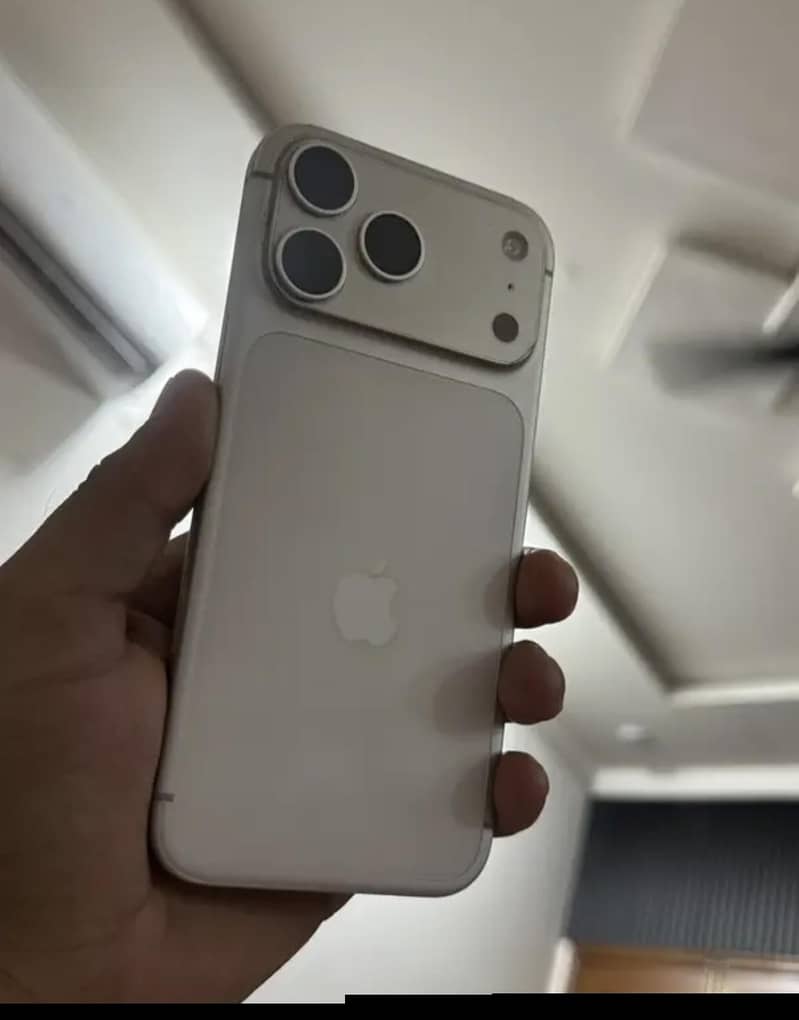 Apple iPhone 17 Pro Max 0