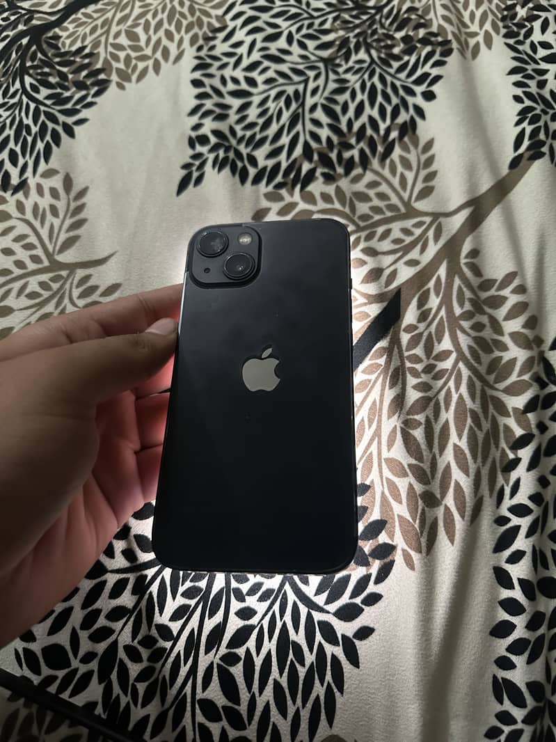 Apple iPhone 13 0