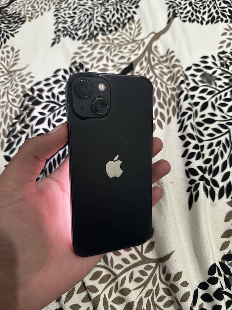 Apple iPhone 13 1