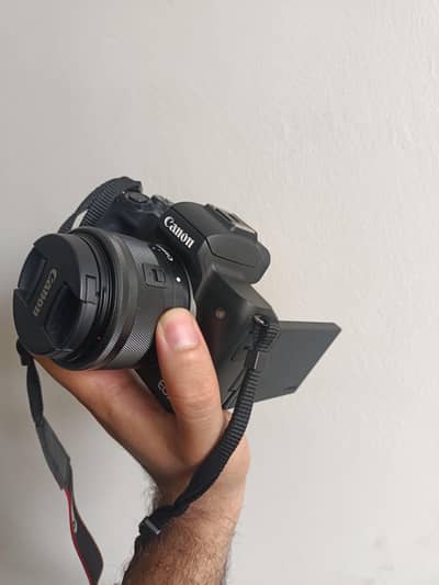Canon M50