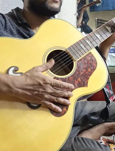 Gibson SJ200 studio version concert jumbo size semi acoustic guitar