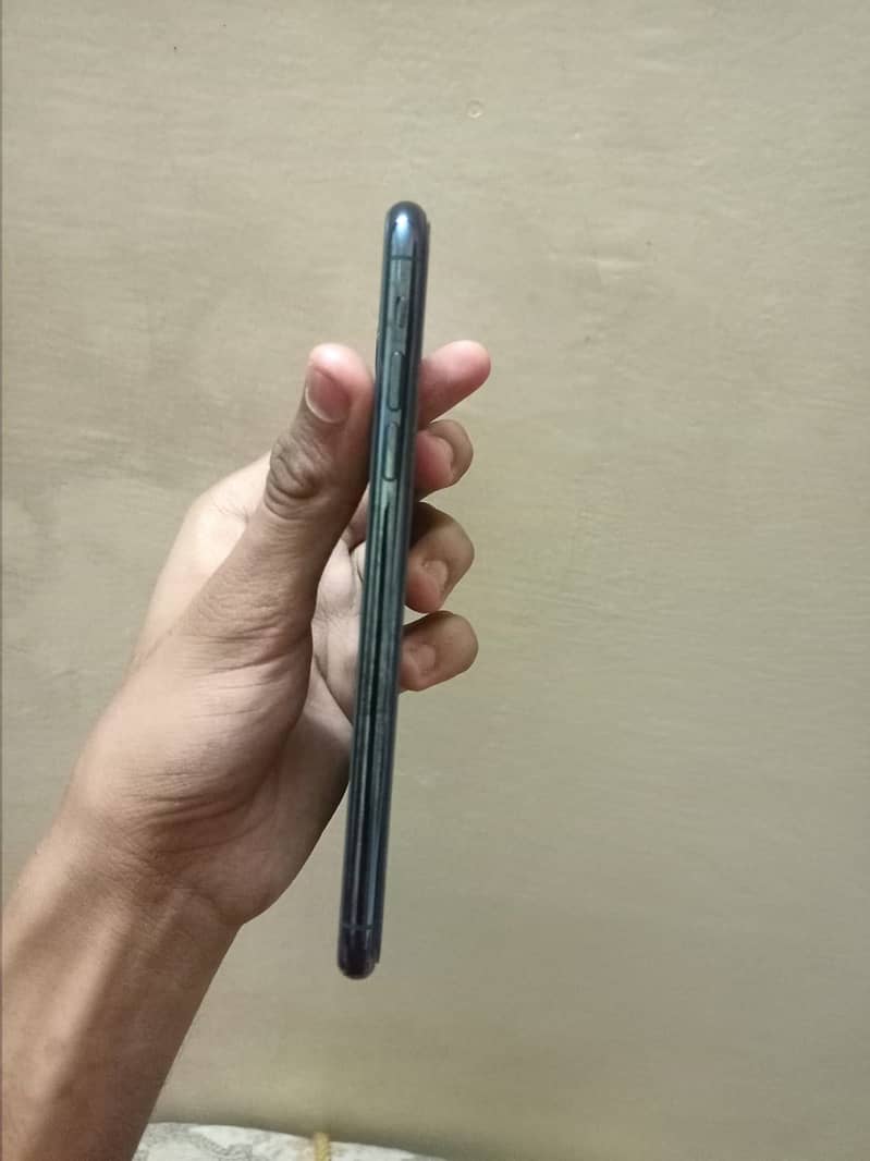 Apple iPhone 11 Pro Max 5
