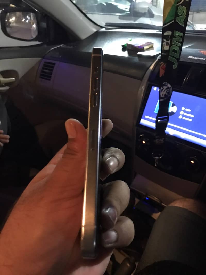 Apple iPhone 15 Pro Max 2