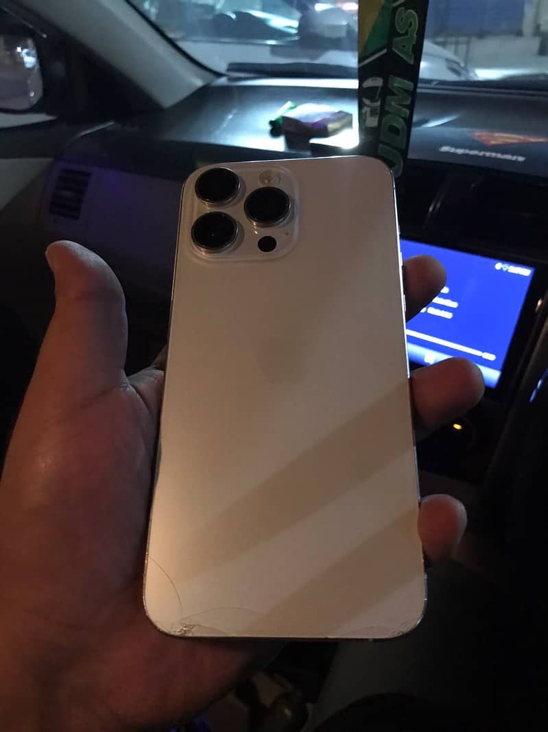 Apple iPhone 15 Pro Max 3