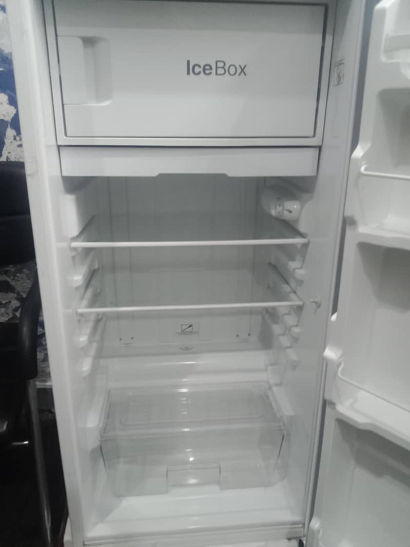 Dawlance singerdoor Refregator 1