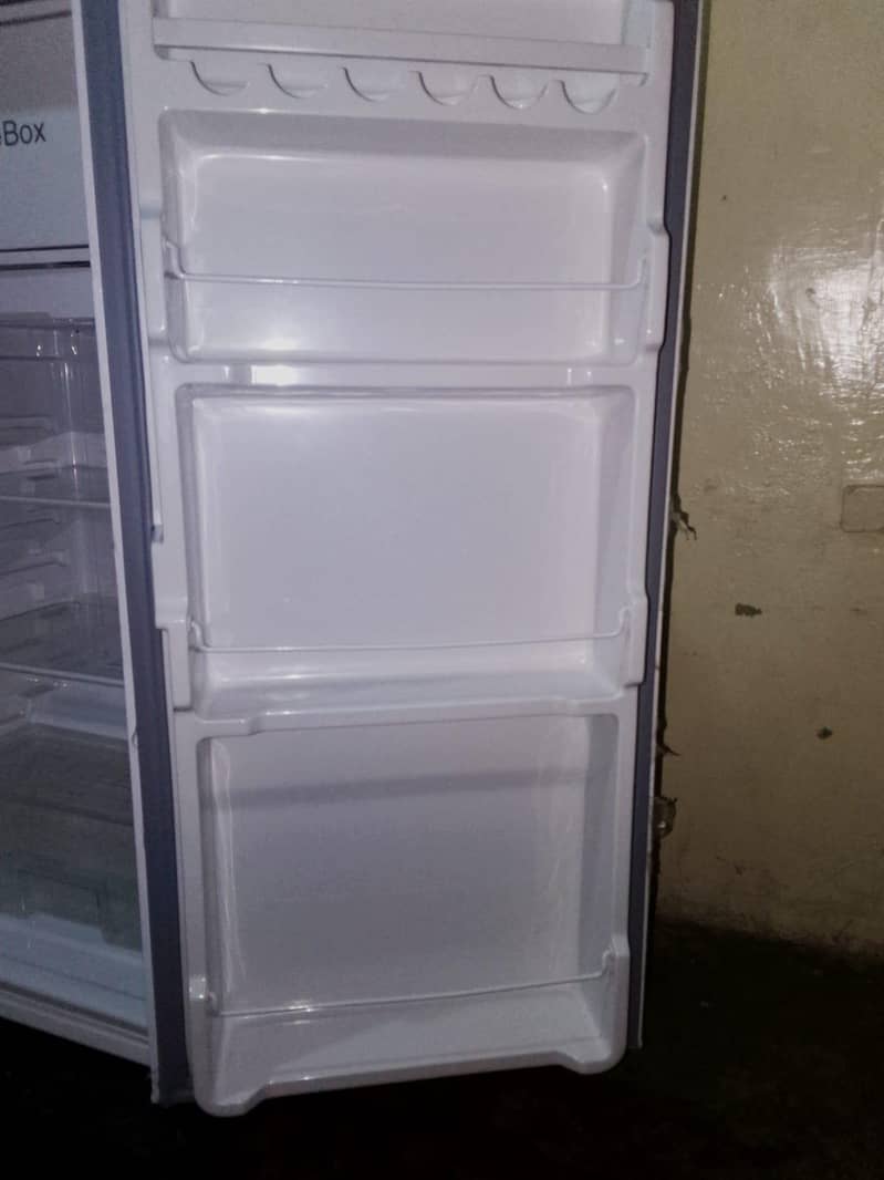 Dawlance singerdoor Refregator 5