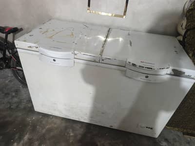 Dawlance Large Refrigerator/Freezer | Double Door | Urgent Sale
