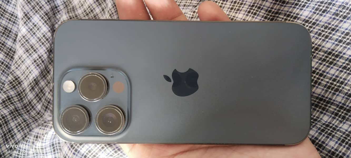 Apple iPhone 15 Pro 0
