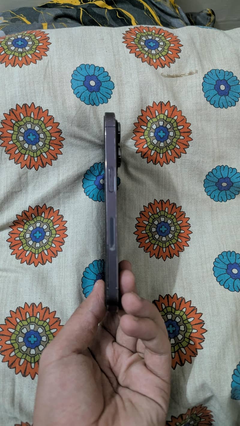 Apple iPhone 14 Pro 2