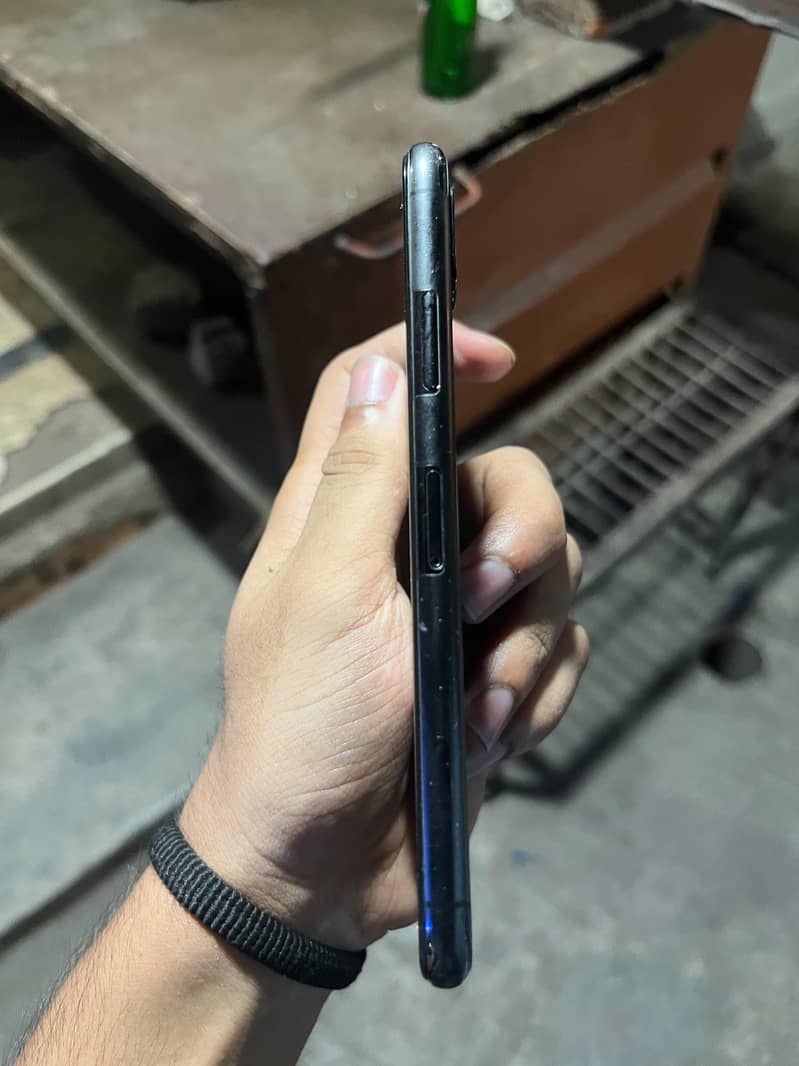 Apple iPhone X 5