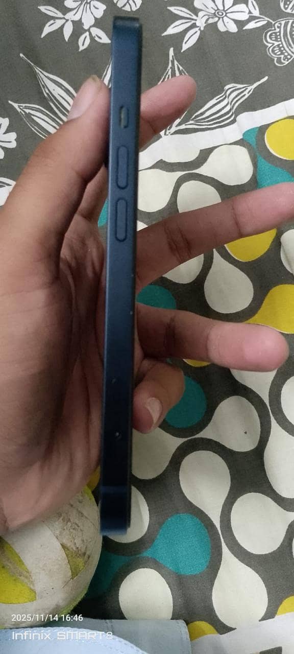Apple iPhone 13 4