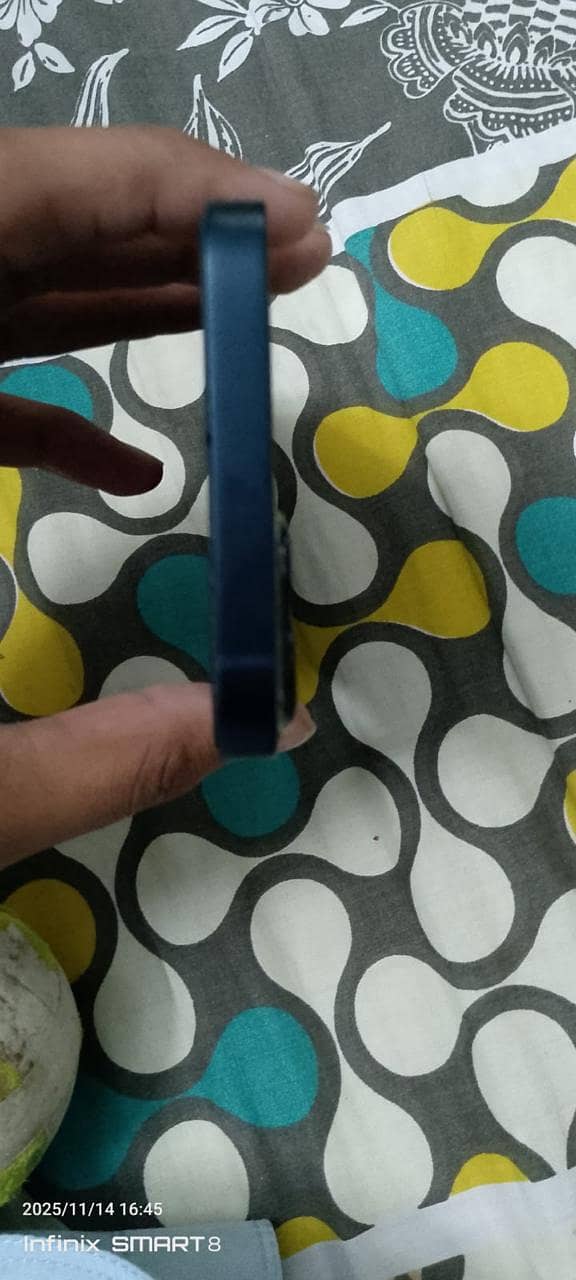 Apple iPhone 13 6