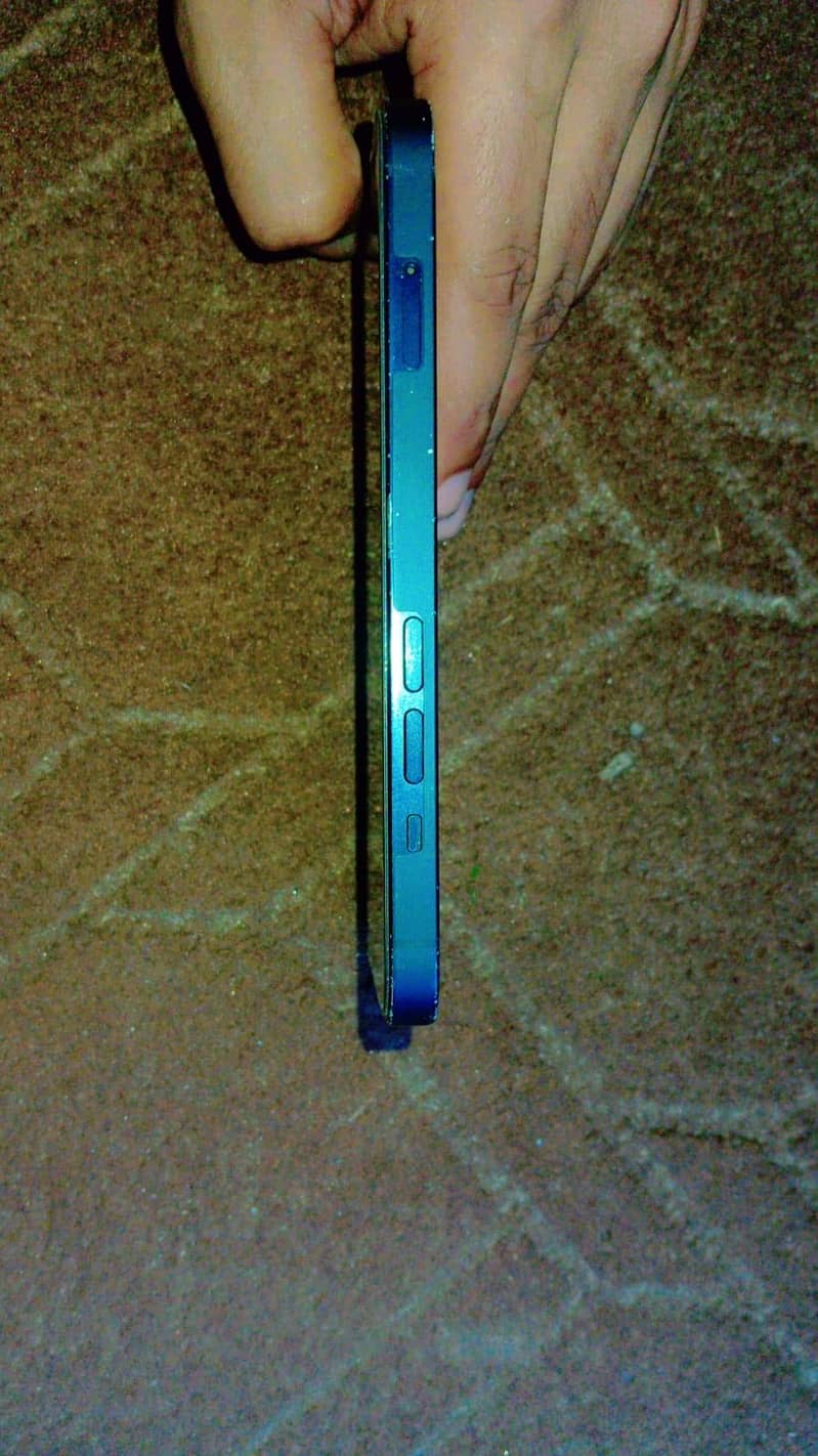 Apple iPhone 13 1