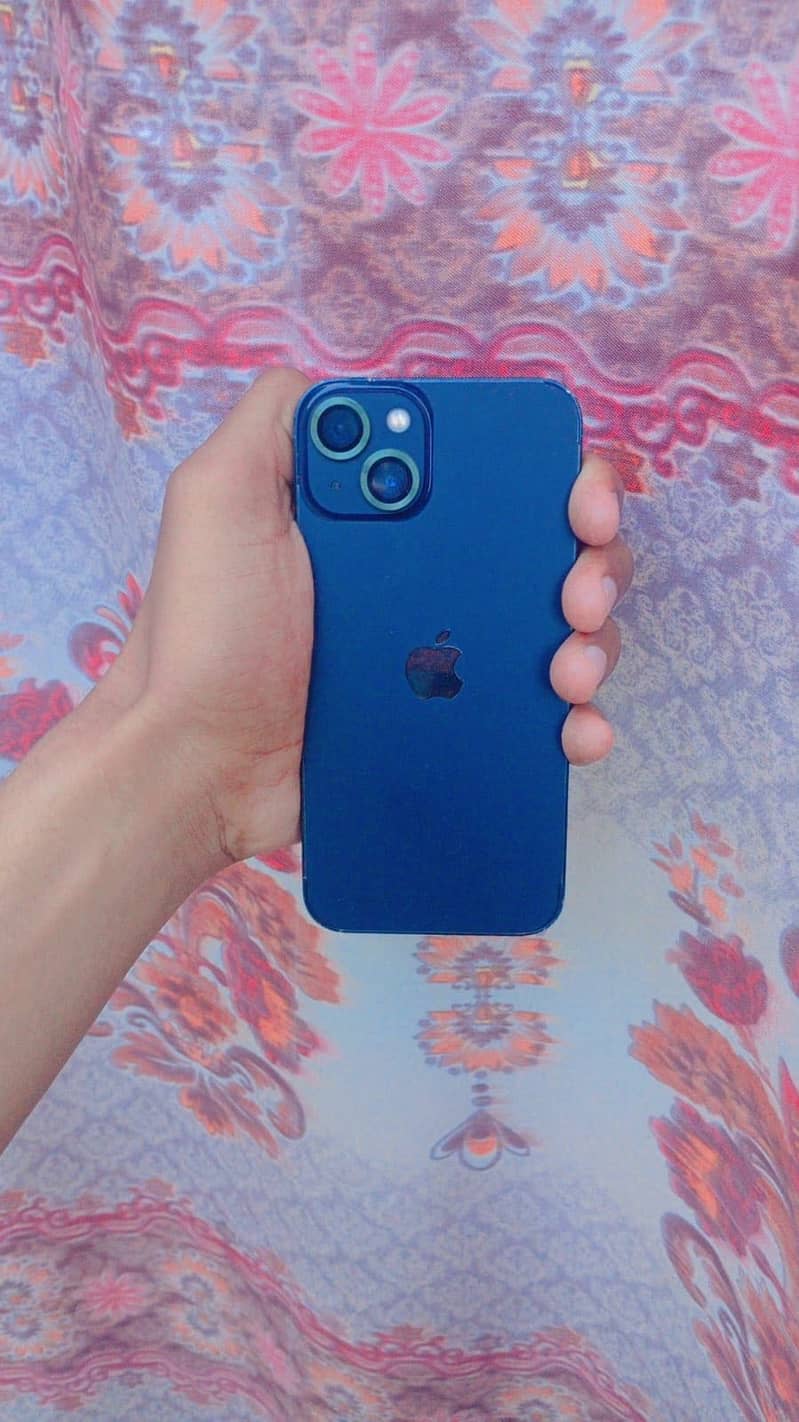 Apple iPhone 13 4