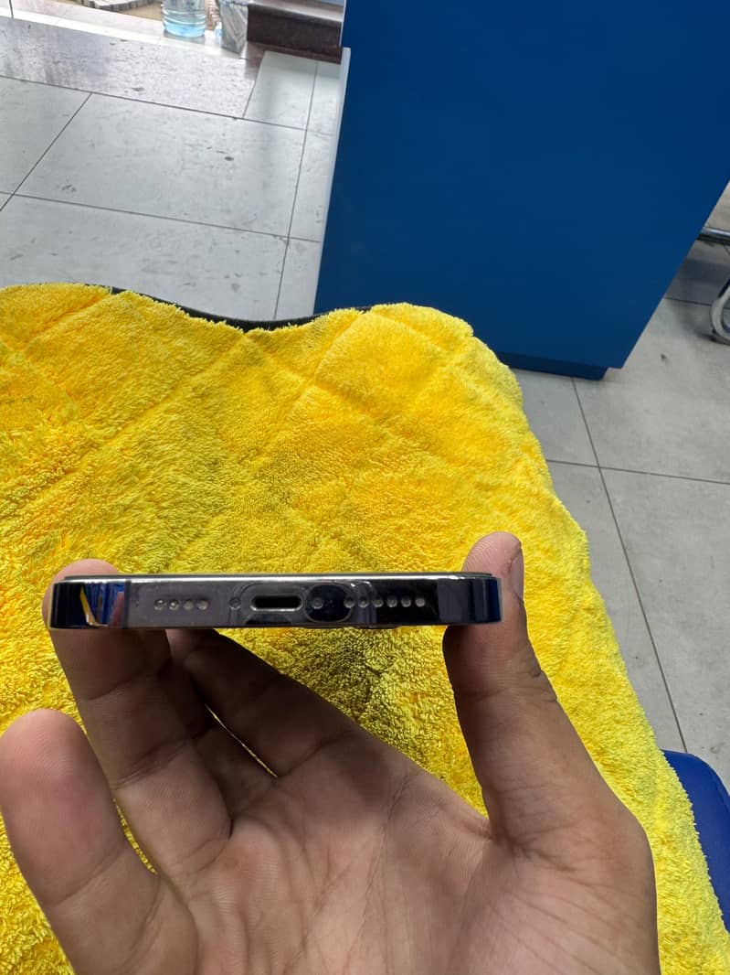 Apple iPhone 14 Pro Max 1