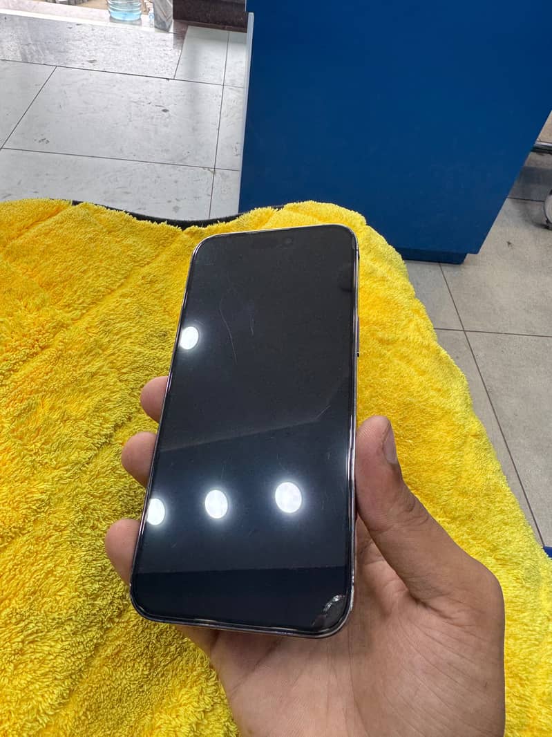 Apple iPhone 14 Pro Max 6