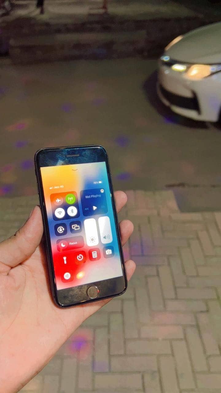 Apple iPhone 7 1