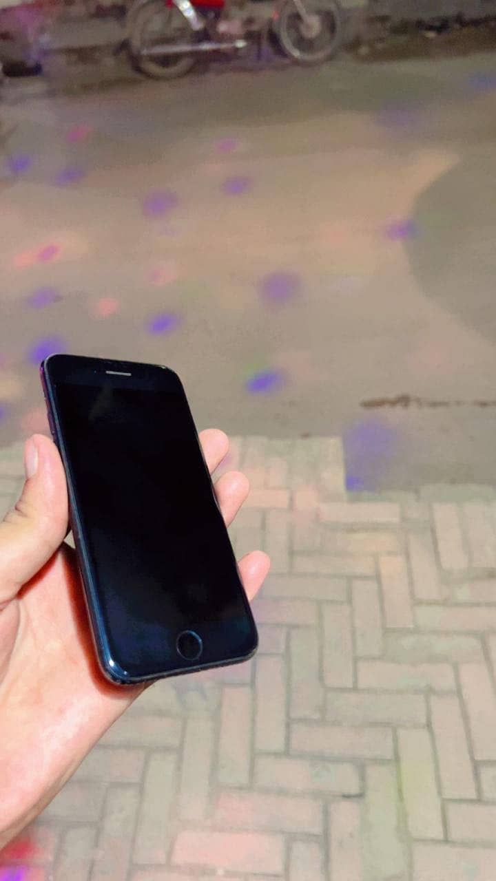 Apple iPhone 7 6