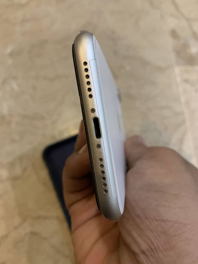 Apple iPhone 11 6