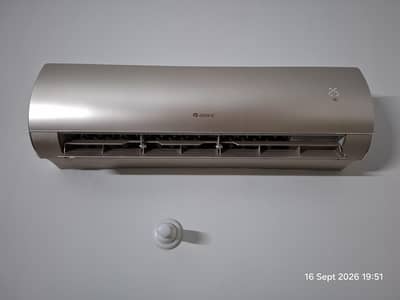 Gree fairy 1.5 ton full DC Inverter