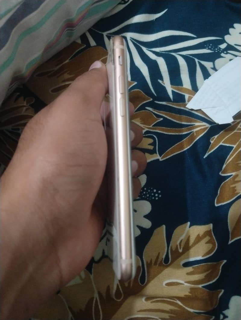 Apple iPhone 8 3