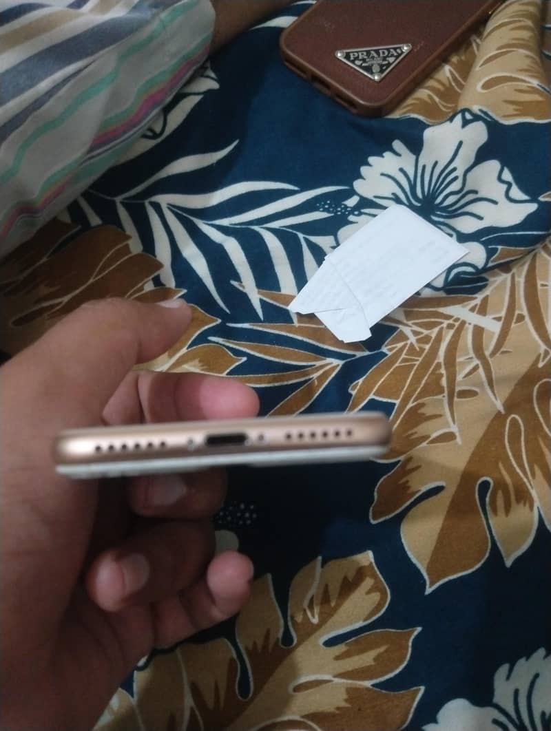 Apple iPhone 8 5