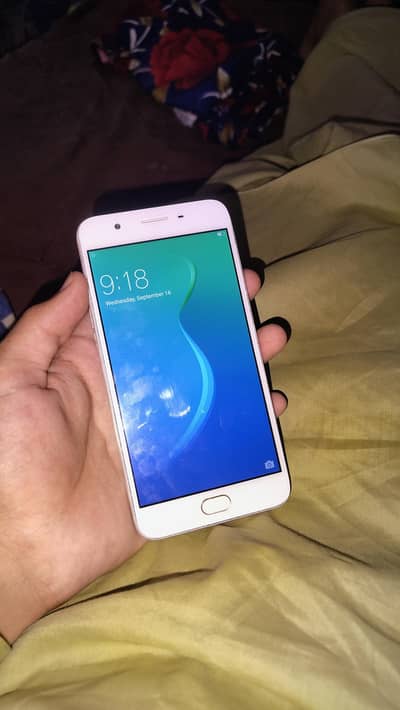 OPPO F1s