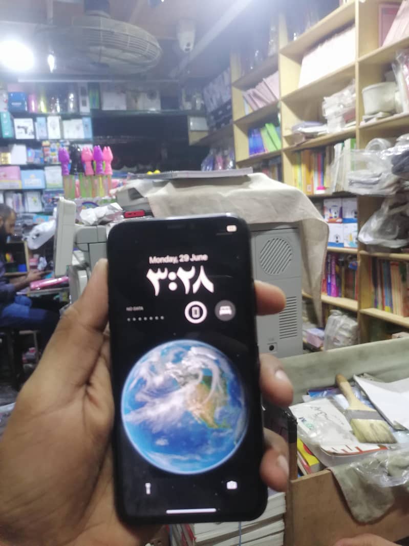 Apple iPhone X 0