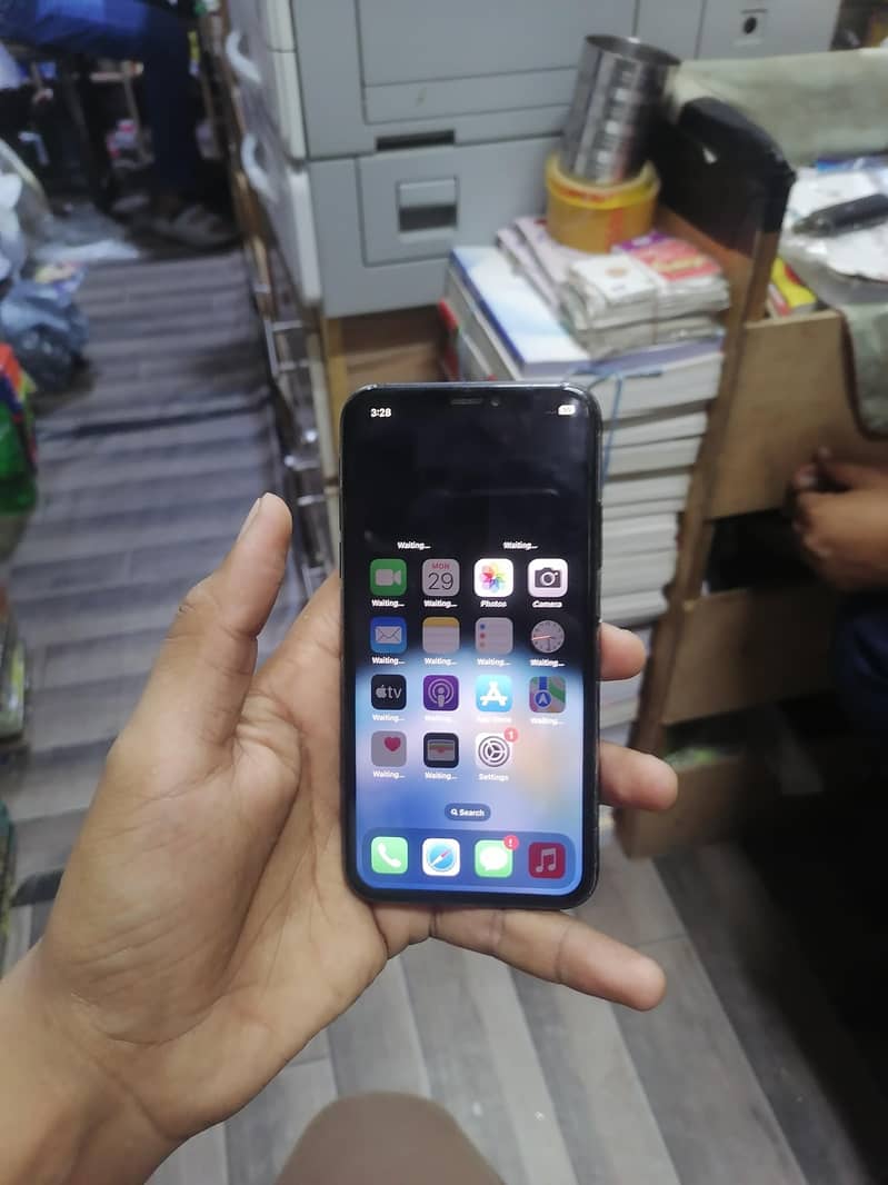 Apple iPhone X 5