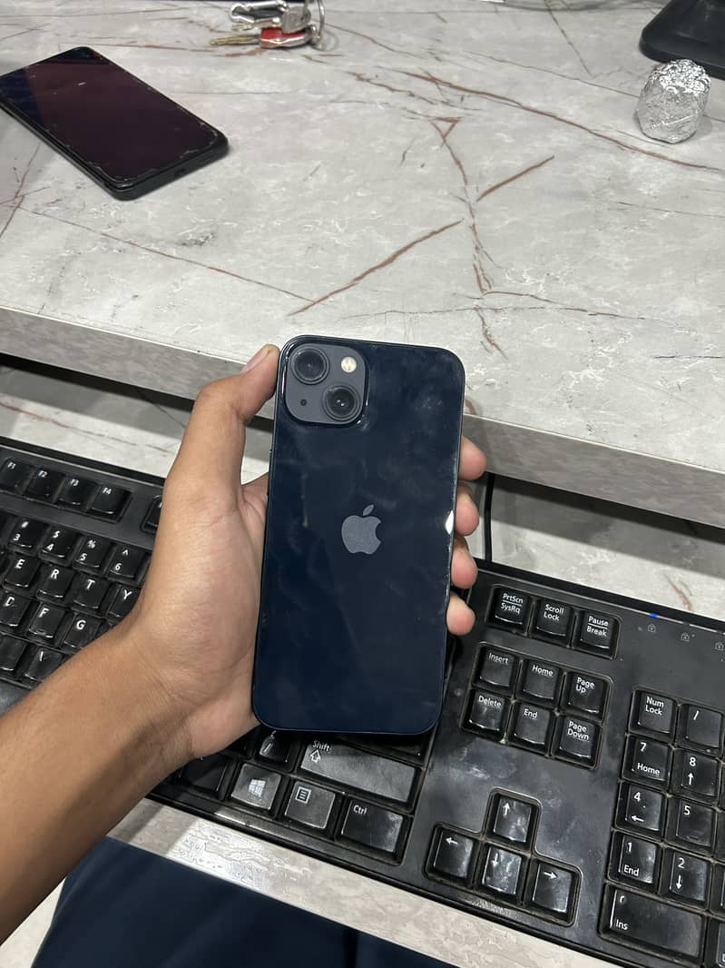 Apple iPhone 13 1