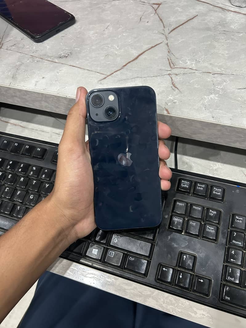 Apple iPhone 13 2