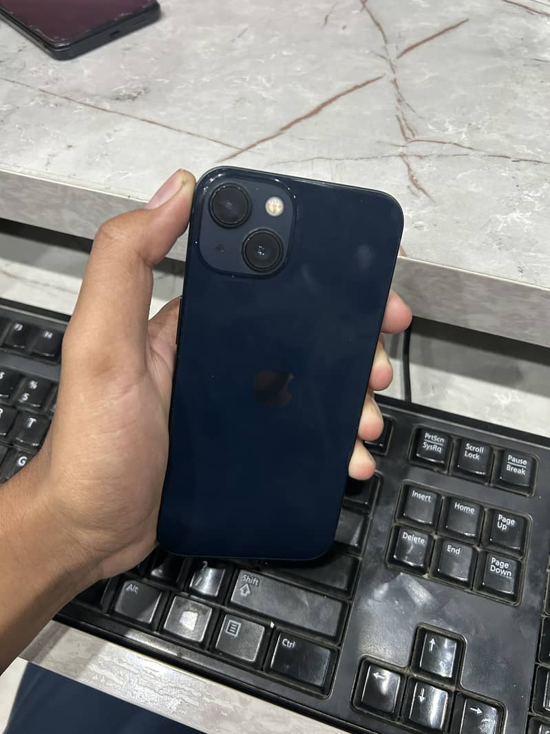 Apple iPhone 13 7