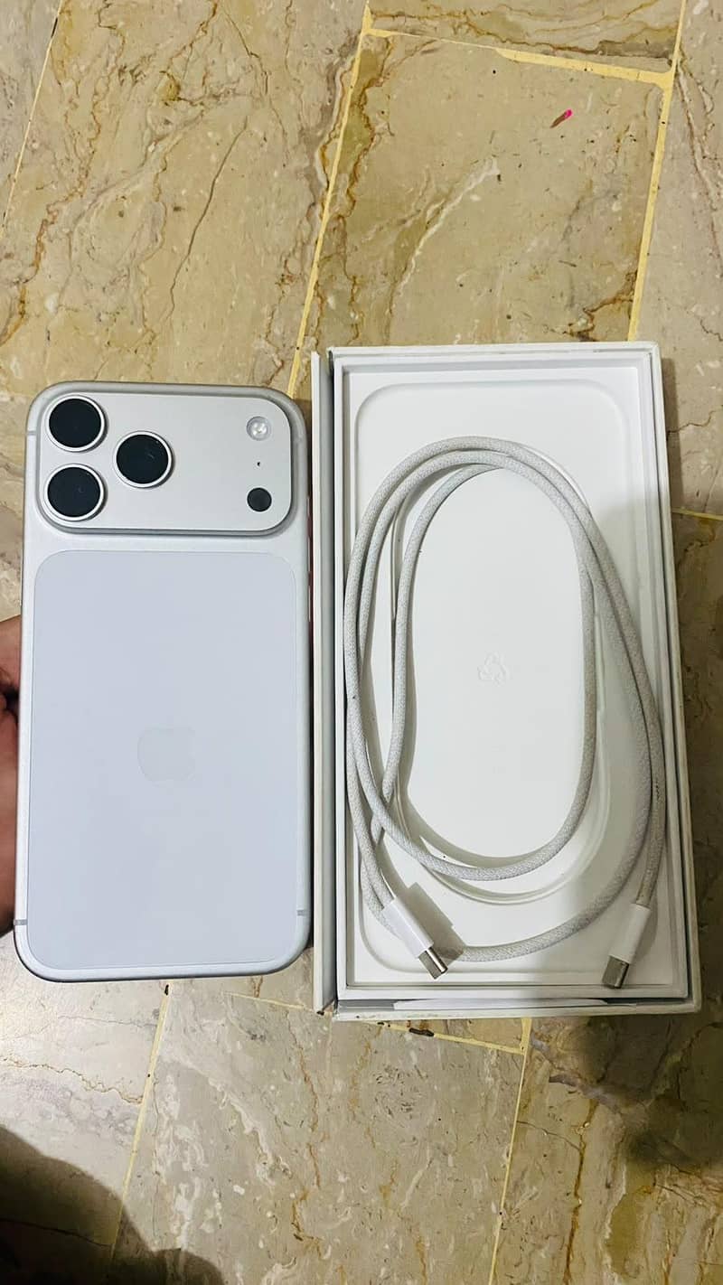 Apple iPhone 17 Pro Max 7