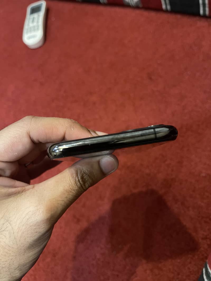 Apple iPhone 11 Pro 1