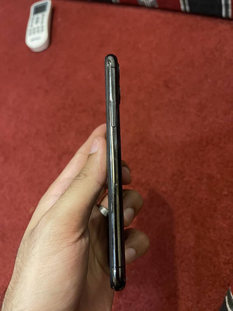 Apple iPhone 11 Pro 3