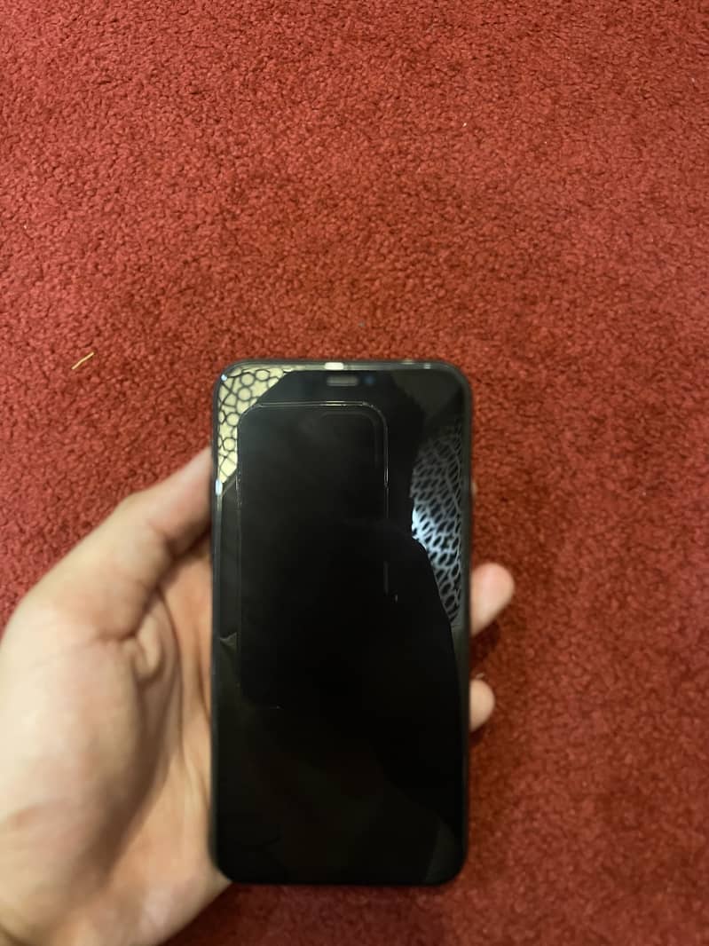 Apple iPhone 11 Pro 4