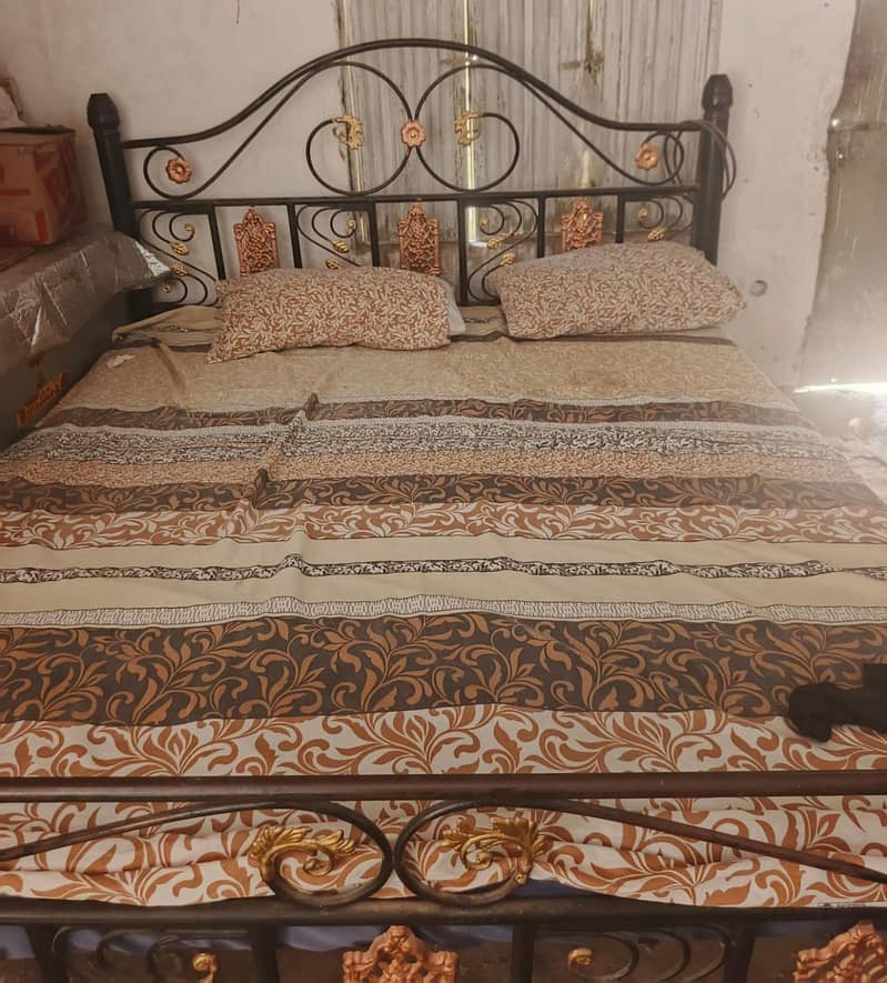 double bed 0