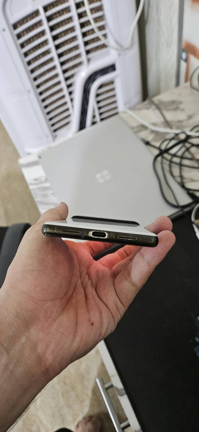 Google Pixel 6 4