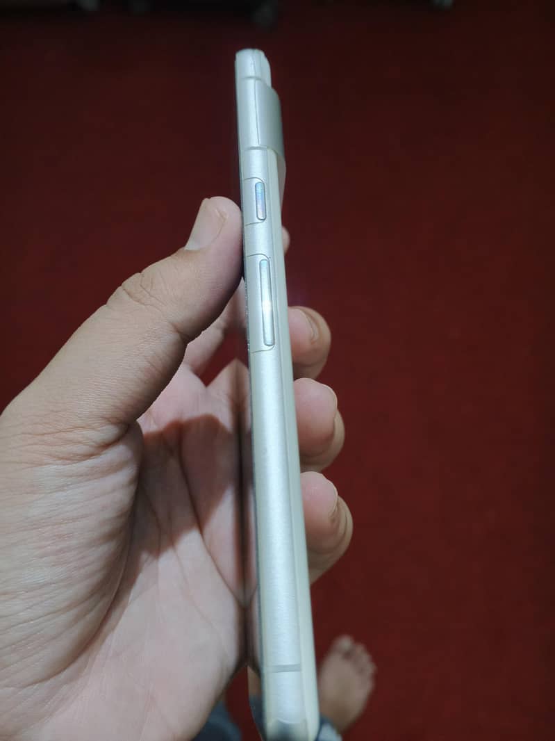Google Pixel 7 4