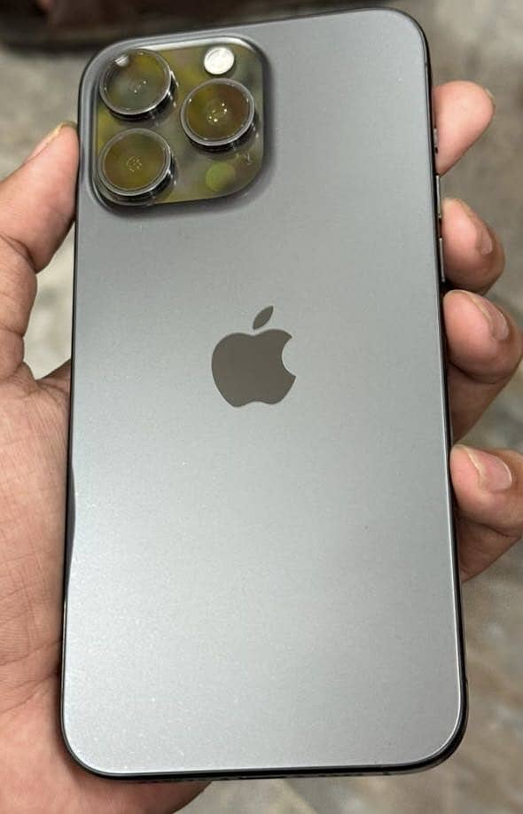 Apple iPhone 15 Pro Max 0