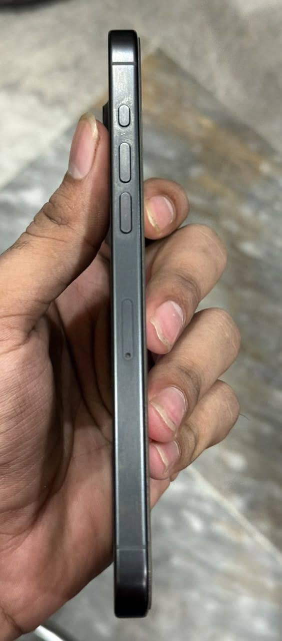 Apple iPhone 15 Pro Max 1