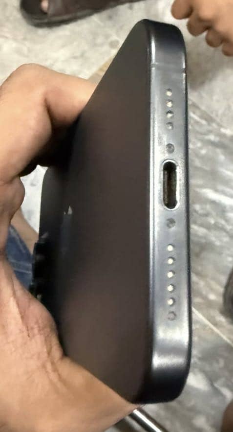 Apple iPhone 15 Pro Max 2