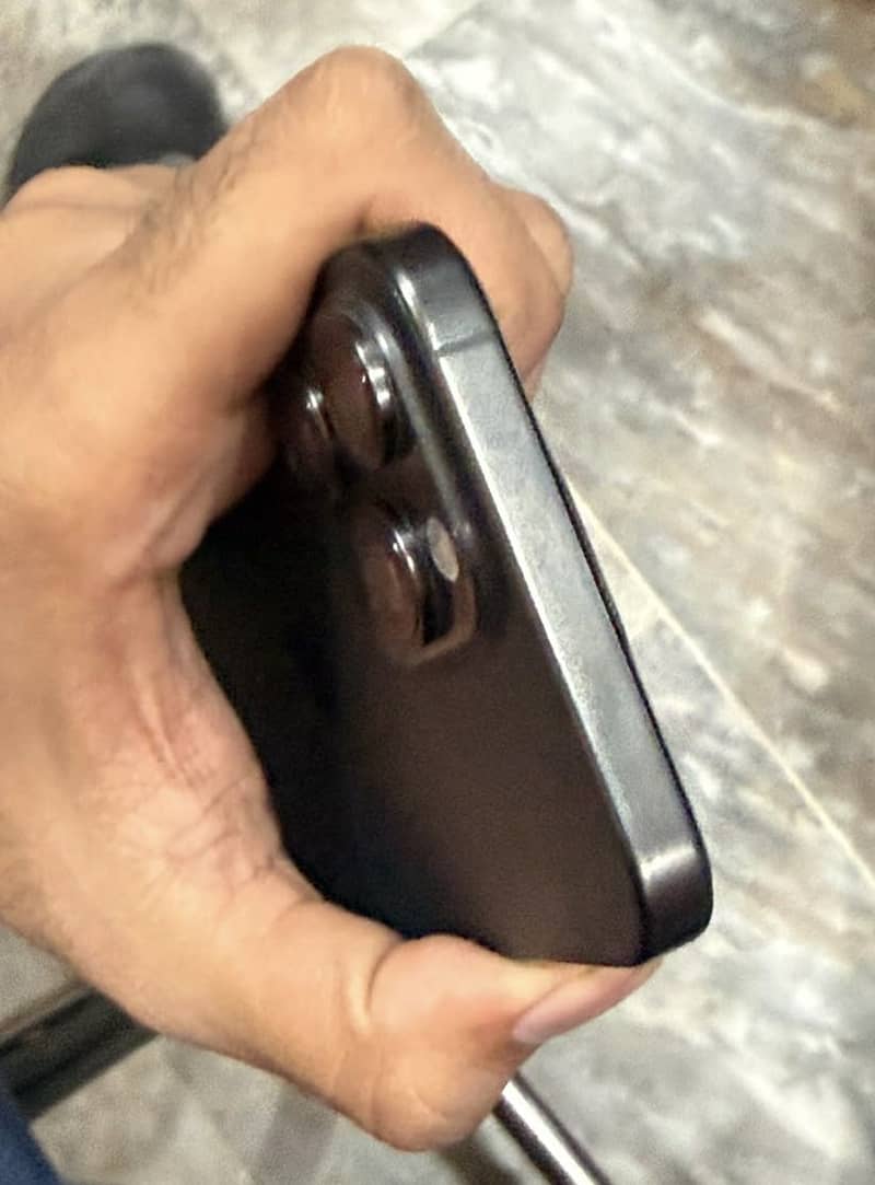 Apple iPhone 15 Pro Max 5