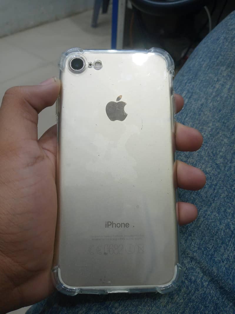 Apple iPhone 7 0
