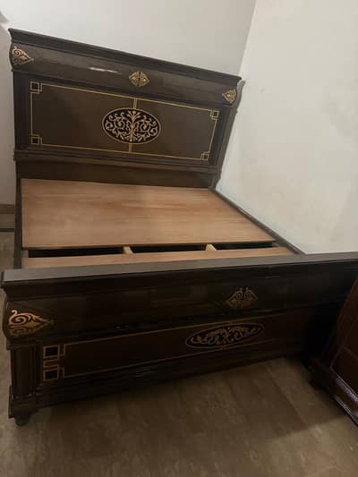 Bed set Complete, side Table,showcase, dressing table