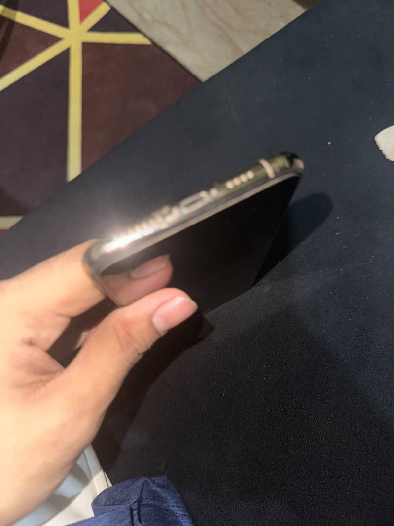 Apple iPhone 11 Pro Max 0