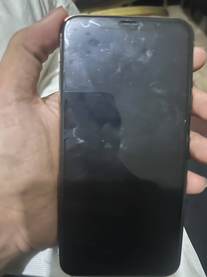 Apple iPhone 11 Pro Max 2