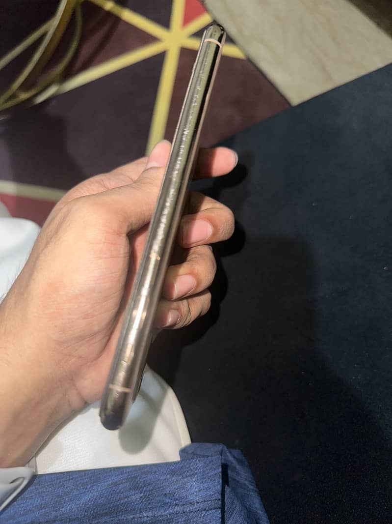 Apple iPhone 11 Pro Max 3