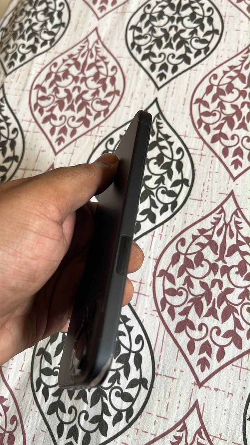 Apple iPhone 15 4