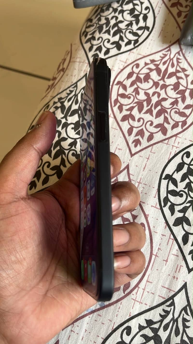 Apple iPhone 15 5
